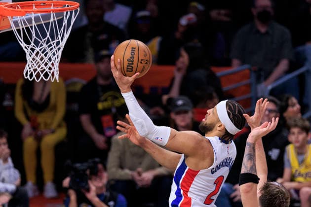 December 30, 2025, Los Angeles, California, USA: Cade Cunningham 2 of the Detroit Pistons puts up a layup during their regular season NBA, Basketball Herren, USA game against the Los Angeles Lakers on Tuesday December 30, 2025 at Crypto.com Arena in Los Angeles, California. LeBron James 23 celebrates his 41st birthday today. JAVIER ROJAS PI Los Angeles USA - ZUMAp124 20251230_zaa_p124_114 Copyright: xJavierxRojasx