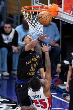 December 30, 2025, Los Angeles, California, USA: Los Angeles Lakers Jaxson Hayes (11) blocks a shot by Detroit Pistons Marcus Sasser (25) during an NBA, Basketball Herren, USA basketball game on Tuesday, Dec. 30, 2025 in Los Angeles. Los Angeles USA - ZUMAc68_ 20251230_zaf_c68_026 Copyright: xRingoxChiux
