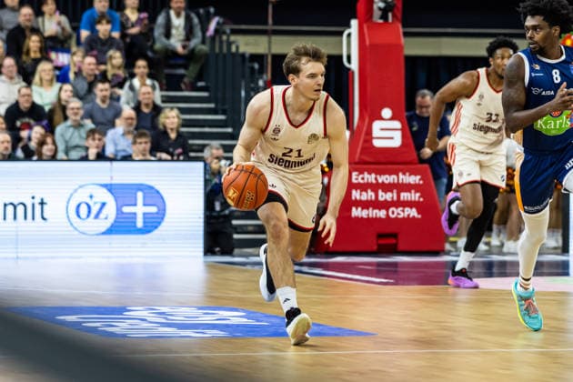 GER, easy Credit Basketball Bundesliga, Rostock Seawolves FC Bayern München Basketball 31 12 2025, Stadthalle, Rostock, GER, easy Credit Basketball Bundesliga, Rostock Seawolves FC Bayern München Basketball Justus Hollatz FC Bayern München Basketball 21 Foto Alexander Trienitz Rostock Stadthalle Mecklenburg Vorpommern Germany