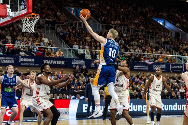GER, easy Credit Basketball Bundesliga, Rostock Seawolves FC Bayern München Basketball 31 12 2025, Stadthalle, Rostock, GER, easy Credit Basketball Bundesliga, Rostock Seawolves FC Bayern München Basketball Lukasz Kolenda Rostock Seawolves 10 Foto Alexander Trienitz Rostock Stadthalle Mecklenburg Vorpommern Germany