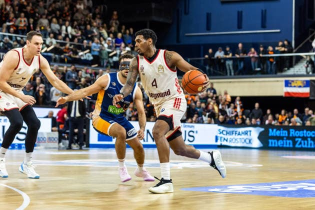 GER, easy Credit Basketball Bundesliga, Rostock Seawolves FC Bayern München Basketball 31 12 2025, Stadthalle, Rostock, GER, easy Credit Basketball Bundesliga, Rostock Seawolves FC Bayern München Basketball Xavier Rathan Mayes FC Bayern München Basketball 4 Foto Alexander Trienitz Rostock Stadthalle Mecklenburg Vorpommern Germany