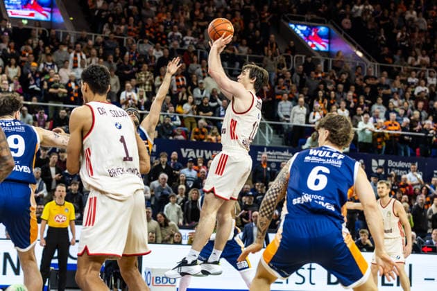 GER, easy Credit Basketball Bundesliga, Rostock Seawolves FC Bayern München Basketball 31 12 2025, Stadthalle, Rostock, GER, easy Credit Basketball Bundesliga, Rostock Seawolves FC Bayern München Basketball Justinian Jessup FC Bayern München Basketball 10 Foto Alexander Trienitz Rostock Stadthalle Mecklenburg Vorpommern Germany
