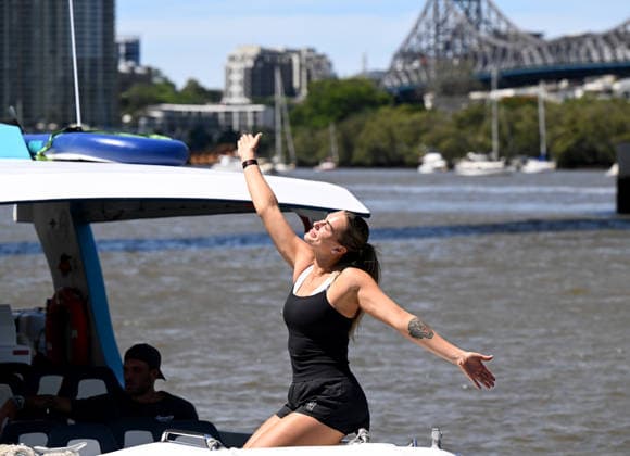 TENNIS ARYNA SABALENKA BRISBANE RIVER CRUISE, World No.1 tennis player Aryna Sabalenka cruises the Brisbane River on a boat ahead of the Brisbane International at City Botanic Gardens River Hub in Brisbane, Queensland, Thursday, January 1, 2026. ( NO ARCHIVING Brisbane Queensland Australia  Copyright: xDarrenxEnglandx 20260101133748816948