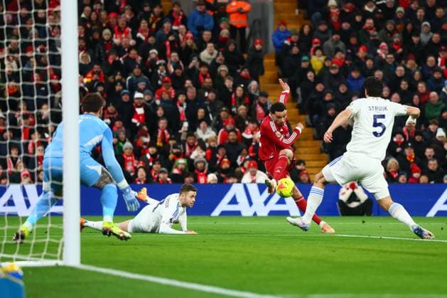 Hugo Ekitike of Liverpool shoots at goal Liverpool v Leeds United, Premier League, Football, Anfield, Liverpool, UK - 01 Jan 2026Liverpool Anfield United Kingdom EDITORIAL USE ONLY No use with unauthorised audio, video, data, fixture lists, club league logos or live services. Online in-match use limited to 120 images, no video emulation. No use in betting, games or single club league player publications.  Copyright: xPaulxCurrie Shutterstockx 16216359y