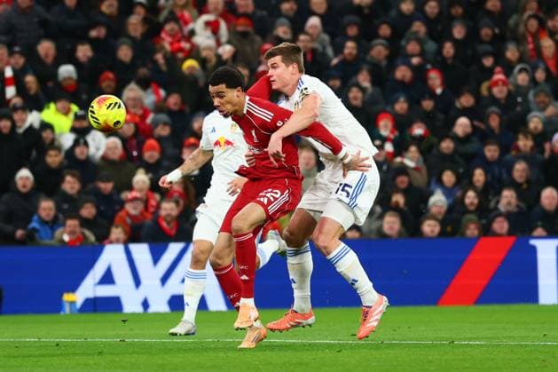Jaka Bijol of Leeds United manhandles Hugo Ekitike of Liverpool in the penalty area Liverpool v Leeds United, Premier League, Football, Anfield, Liverpool, UK - 01 Jan 2026Liverpool Anfield United Kingdom EDITORIAL USE ONLY No use with unauthorised audio, video, data, fixture lists, club league logos or live services. Online in-match use limited to 120 images, no video emulation. No use in betting, games or single club league player publications.  Copyright: xPaulxCurrie Shutterstockx 16216359aa