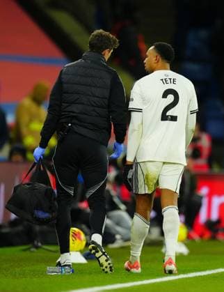 Kenny Tete of Fulham goes off injured Crystal Palace v Fulham, Premier League, Football, Selhurst Park, London, UK - 01 Jan 2026London Selhurst Park United Kingdom EDITORIAL USE ONLY No use with unauthorised audio, video, data, fixture lists, club league logos or live services. Online in-match use limited to 120 images, no video emulation. No use in betting, games or single club league player publications.  Copyright: xJavierxGarcia Shutterstockx 16216356as
