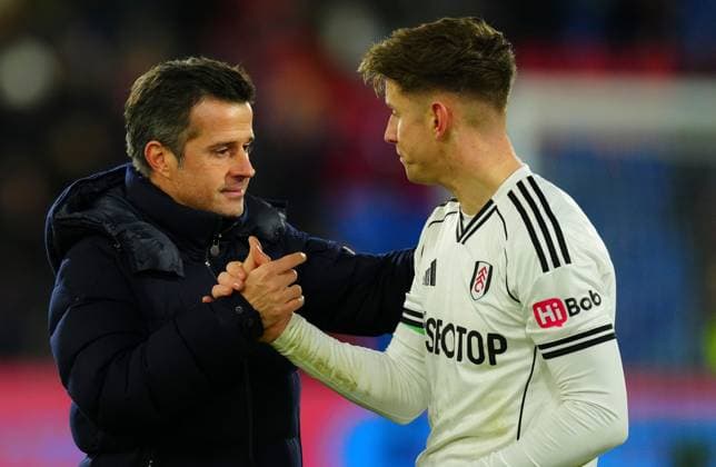 Fulham Manager Marco Silva congratulates Tom Cairney at full time Crystal Palace v Fulham, Premier League, Football, Selhurst Park, London, UK - 01 Jan 2026London Selhurst Park United Kingdom EDITORIAL USE ONLY No use with unauthorised audio, video, data, fixture lists, club league logos or live services. Online in-match use limited to 120 images, no video emulation. No use in betting, games or single club league player publications.  Copyright: xJavierxGarcia Shutterstockx 16216356bi