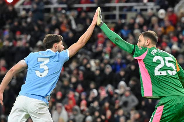 Sunderland v Manchester City, Premier League Ruben Dias of Manchester City and Gianluigi Donnarumma of Manchester City celebrate a save during the Sunderland v Manchester City Premier League match at the Stadium of Light, Sunderland, England on 1 January 2026 Credit: Connor McMain Every Second Media Editorial use only. All images are copyright Every Second Media Limited. No images may be reproduced without prior permission. All rights reserved. Premier League and Football League images are subject to licensing agreements with Football DataCo Limited. see https: www.football-dataco.com Copyright: xIMAGO EveryxSecondxMediax ESM-1729-0097 ConnorxMcMainx xEveryxSecondxMediax