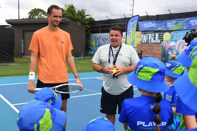 TENNIS BRISBANE INTERNATIONAL MEDVEDEV, World No.13 Daniil Medvedev interacts with Hot Shots tennis kids ahead of the Brisbane International at the Queensland Tennis Centre in Brisbane, Friday, January 2, 2026. ( NO ARCHIVING Brisbane Queensland Australia  Copyright: xJonoxSearlex 20260102117403001853