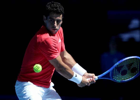 (260102) -- PERTH, Jan. 2, 2026 -- Jaume Munar of Spain hits a return during the men s singles match against Sebastian Baez of Argentina in the Group A round robin match between Spain and Argentina at the 2026 United Cup tennis tournament in Perth, Australia, Jan. 2, 2026. (Photo by Xinhua) (SP)AUSTRALIA-PERTH-TENNIS-UNITED CUP-ESP VS ARG ZhouxDan 