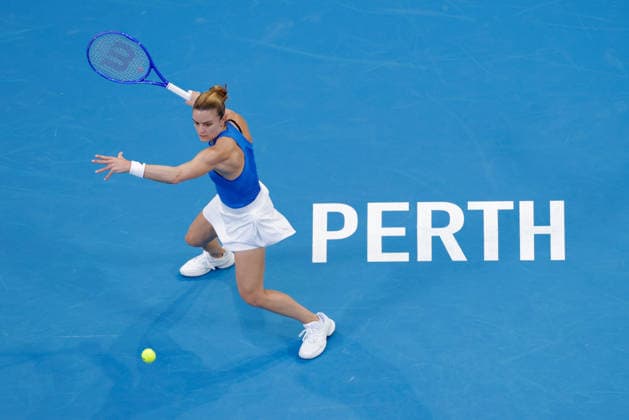 TENNIS UNITED CUP PERTH, Maria Sakkari of Greece in action against Naomi Osaka of Japan during the United Cup day one match between Greece and Japan at RAC Arena in Perth, Friday, January 2, 2026. ( NO ARCHIVING, EDITORIAL USE ONLY PERTH WESTERN AUSTRALIA AUSTRALIA  Copyright: xRICHARDxWAINWRIGHTx 20260102128886883684