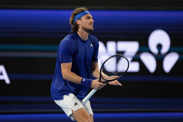 TENNIS UNITED CUP PERTH, Stefanos Tsitsipas of Greece in action against Shintaro Mochizuki of Japan during the United Cup day one match between Greece and Japan at RAC Arena in Perth, Friday, January 2, 2026. ( NO ARCHIVING, EDITORIAL USE ONLY PERTH WESTERN AUSTRALIA AUSTRALIA  Copyright: xRICHARDxWAINWRIGHTx 20260103185058647425