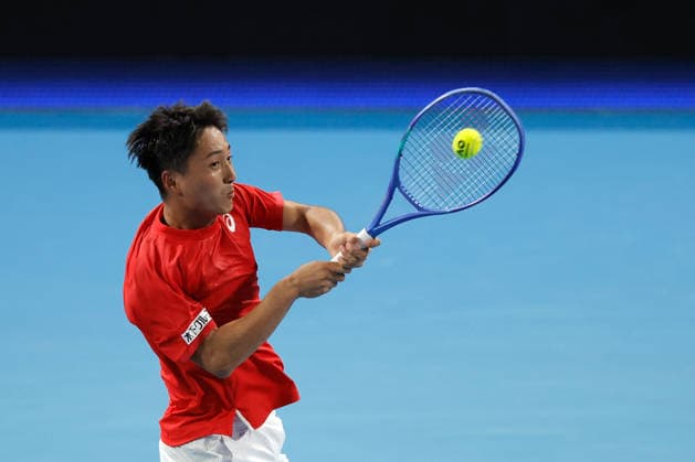 TENNIS UNITED CUP PERTH, Shintaro Mochizuki of Japan in action against Stefanos Tsitsipas of Greece during the United Cup day one match between Greece and Japan at RAC Arena in Perth, Friday, January 2, 2026. ( NO ARCHIVING, EDITORIAL USE ONLY PERTH WESTERN AUSTRALIA AUSTRALIA  Copyright: xRICHARDxWAINWRIGHTx 20260103166107822560