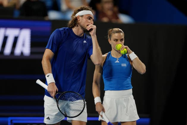 TENNIS UNITED CUP PERTH, Stefanos Tsitsipas and Maria Sakkari of Greece in action against Yasutaka Uchiyama and Nao Hibino of Japan during the United Cup day one doubles match between Greece and Japan at RAC Arena in Perth, Friday, January 2, 2026. ( NO ARCHIVING, EDITORIAL USE ONLY PERTH WESTERN AUSTRALIA AUSTRALIA  Copyright: xRICHARDxWAINWRIGHTx 20260103129761110792