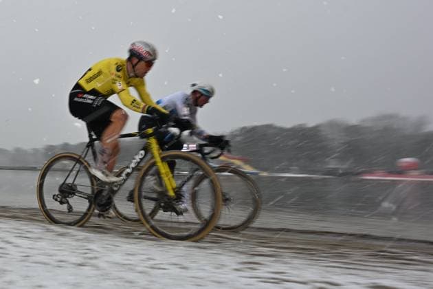 Exact Cross 2026 Mol MOL, BELGIUM - JANUARY 02 : Van Aert Wout (BEL) of Visma Lease A Bike and Aerts Toon (BEL) of Deschacht - Hens - Maes during the 5th leg of the Zilvermeercross Exact Cross 2026 a cyclocross race for Men Elite on January 2, 2026 in Mol, Belgium, 02 01 2026 ( Mol Belgium  Copyright: xBcex