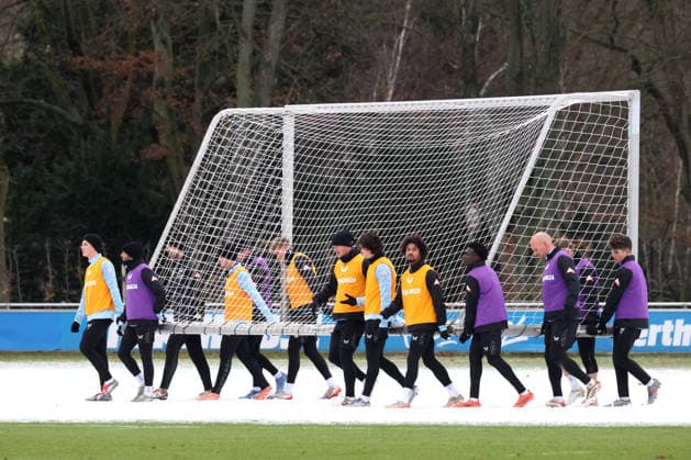 DEU, DFL, 2 FBL Hertha BSC, Training, 02 01 2026, Sportforum, Berlin, DEU, DFL, 2 FBL Hertha BSC, Training, im Bild Tortransporter im Schnee, Hertha Spielerkreis DFL regulations prohibit any use of Photographs as image sequences and or quasi video nordphotoxGmbHx xEngler nph00076