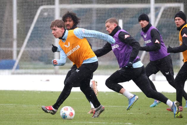 DEU, DFL, 2 FBL Hertha BSC, Training, 02 01 2026, Sportforum, Berlin, DEU, DFL, 2 FBL Hertha BSC, Training, im Bild Kennet Eichhorn Hertha BSC Berlin 23 , Michael Cuisance Hertha BSC Berlin 10 DFL regulations prohibit any use of Photographs as image sequences and or quasi video nordphotoxGmbHx xEngler nph00076