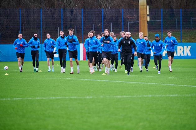 02 01 2026, Football, Men, 2 BL, Season 2025 2026, Training Holstein Kiel Team warming up Kiel, Projensdorf Projensdorf, Training ground Schleswig Holstein Germany