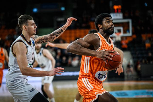 Paulius Danusevicius Lietkabelis Panevezys and Malik Osborne ratiopharm ulm in a duel during the EuroCup match between ratiopharm ulm vs Lietkabelis Panevezys at ratiopharm Arena on January 02, 2026 in Neu Ulm, Germany, Germany Photo by Harry Langer DeFodi Images Paulius Danusevicius Lietkabelis Panevezys and Malik Osborne ratiopharm ulm battle for the ball during the EuroCup match between ratiopharm ulm vs Lietkabelis Panevezys at ratiopharm Arena on January 2, 2026 in Neu Ulm, Germany Photo by Harry Langer DeFodi Images Photo by Harry Langer DeFodi Images