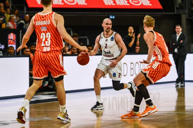 BKT Euro Cup Ratiopharm Ulm vs Lietkabelis Panevezys, Ratiopharm Arena Ulm, 02 01 2026 Dovis Bickauskis BC Lietkabelis Panevezys, 2 vs Diego Garavaglia Ratiopharm Ulm, 23 Ulm 02 01 2026 12 Matchday BKT EuroCup, Ratiopharm Ulm vs Lietkabelis Panevezys, Ratiopharm Arena Ulm Copyright: xBEAUTIFULxSPORTS Märklx