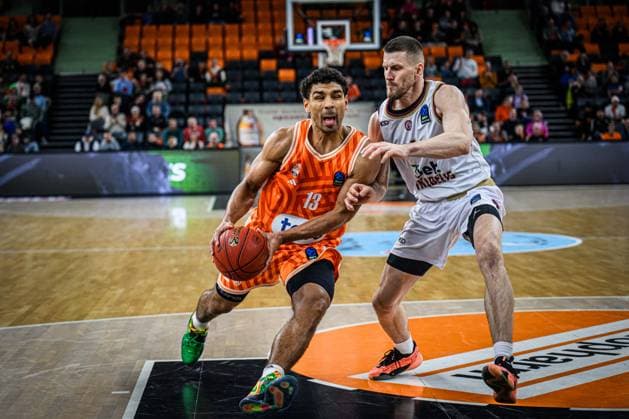 Mark Smith ratiopharm ulm and Justas Furmanavicius Lietkabelis Panevezys in a duel during the EuroCup match between ratiopharm ulm vs Lietkabelis Panevezys at ratiopharm Arena on 02 January 2026 in Neu Ulm, Germany, Germany Photo by Harry Langer DeFodi Images Mark Smith ratiopharm ulm and Justas Furmanavicius Lietkabelis Panevezys battle for the ball during the EuroCup match between ratiopharm ulm vs Lietkabelis Panevezys at ratiopharm Arena on January 2, 2026 in Neu Ulm, Germany Photo by Harry Langer DeFodi Images Photo by Harry Langer DeFodi Images