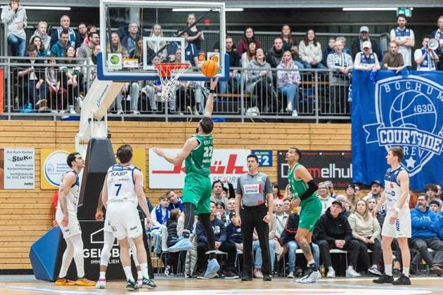 VfL Sparkassenstars Bochum EPG Baskets Koblenz FOR EDITORIAL PURPOSES ONLY p Alexander Möller Koblenz scores a basket Basketball 2 Bundesliga ProA 16 Matchday VfL Sparkassenstars Bochum EPG Baskets Koblenz on 02 01 2025 in Bochum Bochum Copyright JonasxRichter Copyright: JonasxRichter doc83yns92n8dfwocbdhb7 ,EDITORIAL USE ONLY Copyright: JonasxRichter