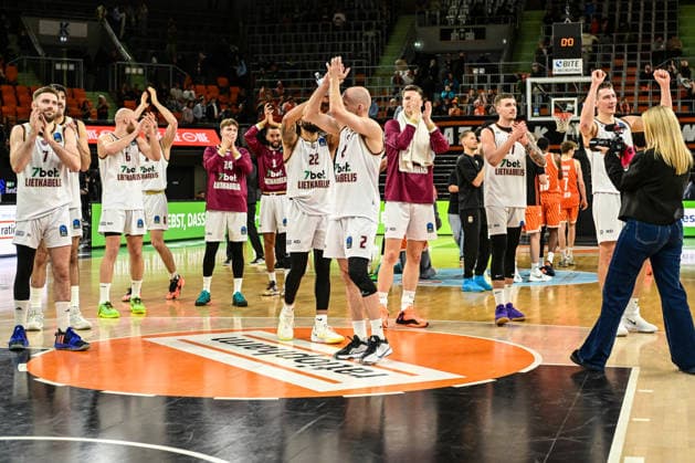 BKT Euro Cup Ratiopharm Ulm against Lietkabelis Panevezys, Ratiopharm Arena Ulm, 02 01 2026 Lietkabelis Panevezys celebrating after the victory Ulm 02 01 2026 12 Matchday BKT EuroCup, Ratiopharm Ulm against Lietkabelis Panevezys, Ratiopharm Arena Ulm Copyright: xBEAUTIFULxSPORTS Märklx