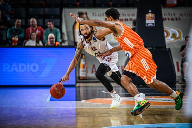 Michael Flowers Lietkabelis Panevezys and Mark Smith ratiopharm ulm battle for the ball during the EuroCup match between ratiopharm ulm vs Lietkabelis Panevezys at ratiopharm Arena on January 02, 2026 in Neu Ulm, Germany, Germany Photo by Harry Langer DeFodi Images Michael Flowers Lietkabelis Panevezys and Mark Smith ratiopharm ulm battle for the ball during the EuroCup match between ratiopharm ulm vs Lietkabelis Panevezys at ratiopharm Arena on January 2, 2026 in Neu Ulm, Germany Photo by Harry Langer DeFodi Images Photo by Harry Langer DeFodi Images
