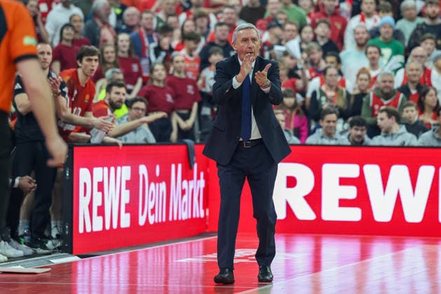 Svetislav Pesic FC Bayern Basketball, Head Coach applauds, GER, FC Bayern Basketball vs Maccabi Rapyd Tel Aviv, Basketball, Euroleague, Matchday 19, Season 2025 2026, 02 01 2026, GER, FC Bayern Basketball vs Maccabi Rapyd Tel Aviv, Basketball, Euroleague, Matchday 19, Season 2025 2026, 02 01 2026 Munich Copyright: xEibner-Pressefoto JennixMaulx EP_JML