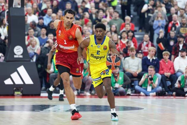 Jimmy Clark Maccabi Rapyd Tel Aviv, 02 with Oscar da Silva FC Bayern Basketball, 01 , GER, FC Bayern Basketball vs Maccabi Rapyd Tel Aviv, Basketball, Euroleague, Matchday 19, 2025 2026 season, 02 01 2026, GER, FC Bayern Basketball vs Maccabi Rapyd Tel Aviv, Basketball, Euroleague, Matchday 19, 2025 2026 season, 02 01 2026 Munich Copyright: xEibner-Pressefoto JennixMaulx EP_JML