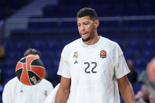 January 2, 2026, Madrid, Madrid, Spain: Samuel Tavares of Real Madrid warms up during the Turkish Airlines EuroLeague Regular Season Round 19 match between Real Madrid and Dubai Basketball at Movistar Arena on January 02 2026, in Madrid, Spain. Madrid Spain - ZUMAa181 20260102_zaa_a181_132 Copyright: xIrinaxR.xHipolitox