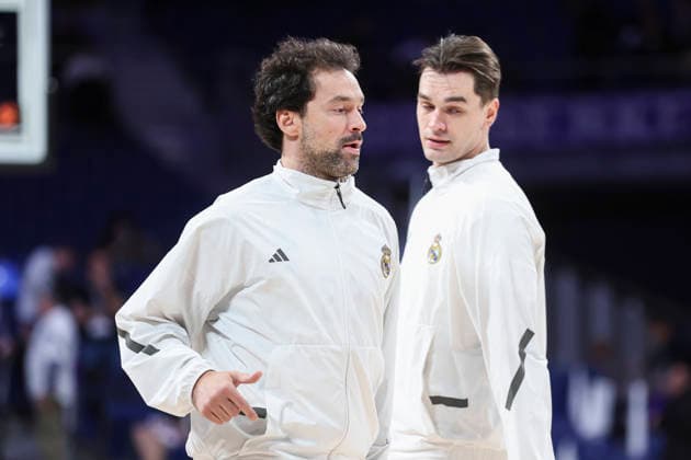 January 2, 2026, Madrid, Madrid, Spain: Sergio Llull of Real Madrid warms up during the Turkish Airlines EuroLeague Regular Season Round 19 match between Real Madrid and Dubai Basketball at Movistar Arena on January 02 2026, in Madrid, Spain. Madrid Spain - ZUMAa181 20260102_zaa_a181_137 Copyright: xIrinaxR.xHipolitox