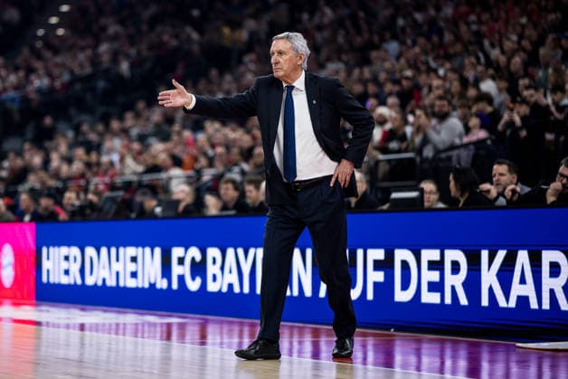 MUNICH, GERMANY - JANUARY 02: Svetislav Pesic (Headcoach FC Bayern Muenchen) gestures during the Turkish Airlines EuroLeague match between FC Bayern Muenchen vs. Maccabi Tapyd Tel Aviv at SAP Garden on round 18 of Turkish Airlines EuroLeague on January 02, 2026 in Munich, Germany. Bavaria Germany Copyright: xSteffiexWunderlx