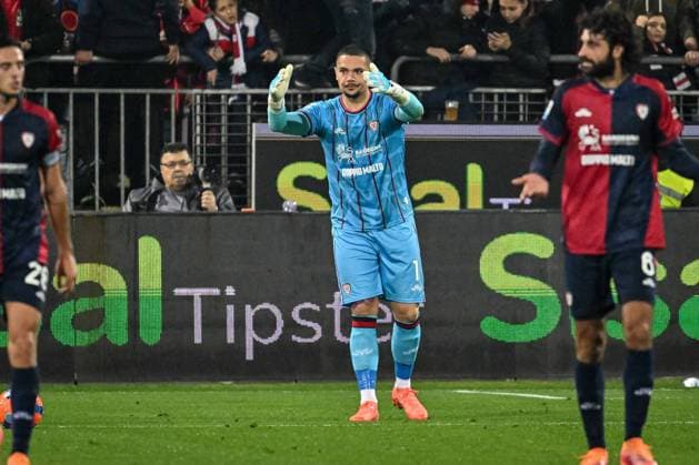 Elia Caprile of Cagliari Calcio during Cagliari Calcio vs AC Milan, Italian soccer Serie A match in Cagliari, Italy, January 02 2026  Copyright: xLuigixCanu IPAxSportx xipa-agency.netx xx IPA_69630029 IPA_Agency_IPA69630029