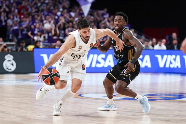 January 2, 2026, Madrid, Madrid, Spain: Facundo Campazzo of Real Madrid and Mckinley Wright IV of Dubai Basketball in action during the Turkish Airlines EuroLeague Regular Season Round 19 match between Real Madrid and Dubai Basketball at Movistar Arena on January 02 2026, in Madrid, Spain. Madrid Spain - ZUMAa181 20260102_zaa_a181_165 Copyright: xIrinaxR.xHipolitox