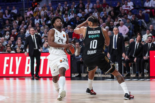 January 2, 2026, Madrid, Madrid, Spain: Andres Feliz of Real Madrid and Justin Anderson of Dubai Basketball in action during the Turkish Airlines EuroLeague Regular Season Round 19 match between Real Madrid and Dubai Basketball at Movistar Arena on January 02 2026, in Madrid, Spain. Madrid Spain - ZUMAa181 20260102_zaa_a181_204 Copyright: xIrinaxR.xHipolitox