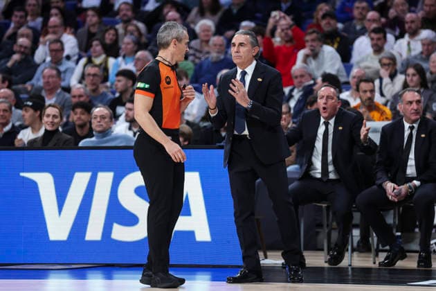January 2, 2026, Madrid, Madrid, Spain: Sergio Scariolo, head coach of Real Madrid gestures during the Turkish Airlines EuroLeague Regular Season Round 19 match between Real Madrid and Dubai Basketball at Movistar Arena on January 02 2026, in Madrid, Spain. Madrid Spain - ZUMAa181 20260102_zaa_a181_220 Copyright: xIrinaxR.xHipolitox