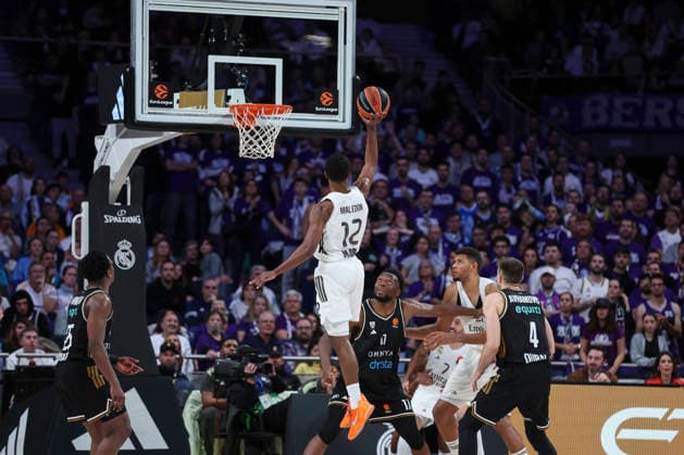 January 2, 2026, Madrid, Madrid, Spain: Theo Maledon of Real Madrid in action during the Turkish Airlines EuroLeague Regular Season Round 19 match between Real Madrid and Dubai Basketball at Movistar Arena on January 02 2026, in Madrid, Spain. Madrid Spain - ZUMAa181 20260102_zaa_a181_289 Copyright: xIrinaxR.xHipolitox