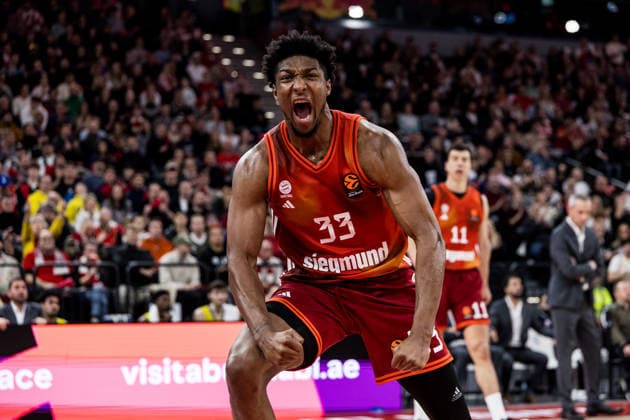 MUNICH, GERMANY - JANUARY 02: David McCormack (FC Bayern Muenchen, 33) cheers, yells, screams during the Turkish Airlines EuroLeague match between FC Bayern Muenchen vs. Maccabi Tapyd Tel Aviv at SAP Garden on round 18 of Turkish Airlines EuroLeague on January 02, 2026 in Munich, Germany. Bavaria Germany Copyright: xSteffiexWunderlx