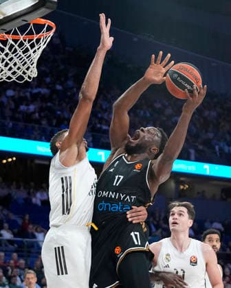 REAL MADRID v DUBAI BASKETBALL. EUROLEAGUE 2025 2026. REGULAR SEASON. ROUND 19. Real Madrid s Walter Tavares (l) and Dubai Basketball s Mfiondu Kabengele during Euroleague Regular Season Round 19 match. January 2, 2026. (ALTERPHOTOS Acero) MadridSpain  Copyright: xAcerox