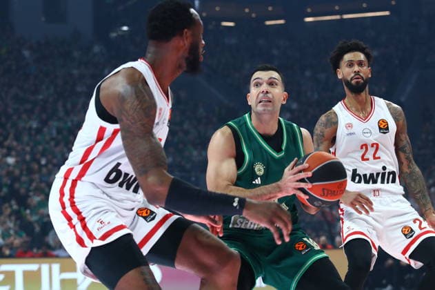 EuroLeague Basketball, Panathinaikos AKTOR Athens vs Olympiacos Piraeus - Kostas Sloukas, 10 of Panathinaikos AKTOR Athens of Panathinaikos AKTOR Athens in action during the Euroleague regular season basketball match between Panathinaikos AKTOR Athens and Olympiacos Piraeus at Telekom Center Athens on January 02, 2026 in Athens, Greece. ATHENS Greece Copyright: xOnexInchxProductionsx 6797600