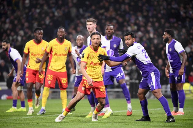 Toulouse FC v RC Lens - Ligue 1 McDonald s 2025 2026 23 Cristian CASSERES JR (tfc) - 25 Ismaelo GANIOU (rcl) during the Ligue 1 McDonald s match between Toulouse and Lens at Stadium de Toulouse on January 2, 2026 in Toulouse, France. Toulouse France  Copyright: xFEPx 776348241