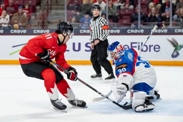 January 2, 2026, Minneapolis, Mn, USA: Slovakia goaltender Alan Lendak (30) makes a save on Canada s Tij Iginla (11) during second period IIHF World Junior Championship quarterfinal hockey action, in Minneapolis, Minn., on Friday, January 2, 2026. Canada News - January 2, 2026 - ZUMAc35_ 20260102_zaf_c35_015 Copyright: xChristopherxKatsarovx