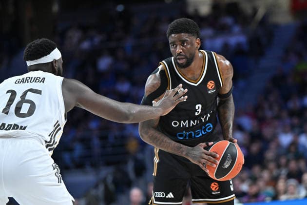 January 2, 2026, Madrid, Spain: Dwayne Bacon of Dubai Basketball during the Turkish Airlines EuroLeague game between Real Madrid and Dubai Basketball at the Movistar Arena Real Madrid victory 107-93 Madrid Spain - ZUMAs197 20260102_aaa_s197_070 Copyright: xAtilanoxGarciax