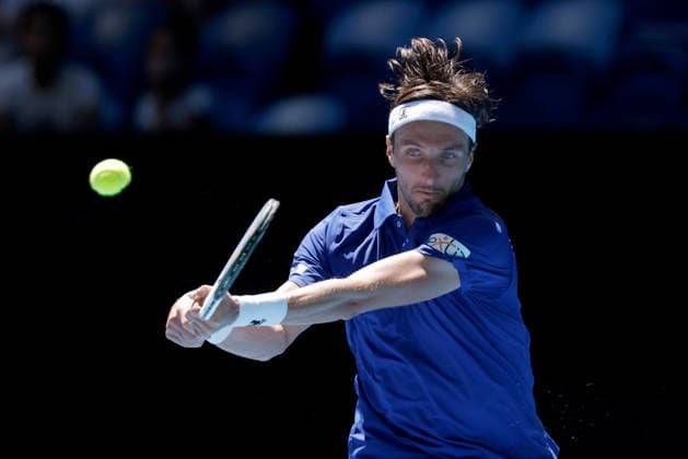 TENNIS UNITED CUP PERTH, Arthur Rinderknech of France in action against Stan Wawrinka of Switzerland during the United Cup day two match between Switzerland and France at RAC Arena in Perth, Saturday, January 3, 2026. ( NO ARCHIVING, EDITORIAL USE ONLY PERTH WESTERN AUSTRALIA AUSTRALIA  Copyright: xRICHARDxWAINWRIGHTx 20260103118998931046