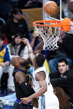 January 2, 2026, Los Angeles, California, USA: Los Angeles LakersÃ¢â‚¬â ¢ LeBron James (23) goes to the basket under pressure from Memphis Grizzlies Christian Koloko (35) during an NBA, Basketball Herren, USA basketball game at Crypto.com Arena on Friday, Jan. 2, 2026 in Los Angeles. Los Angeles USA - ZUMAc68_ 20260102_zaf_c68_007 Copyright: xRingoxChiux