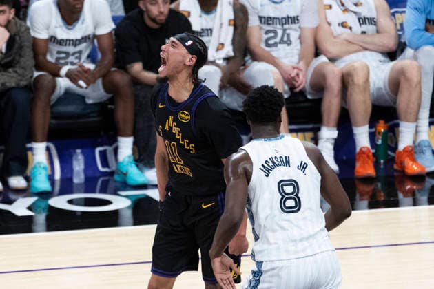 January 2, 2026, Los Angeles, California, USA: Los Angeles LakersÃ¢â‚¬â ¢ Jaxson Hayes (11) reacts after dunking against the Memphis Grizzlies during an NBA, Basketball Herren, USA basketball game at Crypto.com Arena on Friday, Jan. 2, 2026 in Los Angeles. Los Angeles USA - ZUMAc68_ 20260102_zaf_c68_045 Copyright: xRingoxChiux