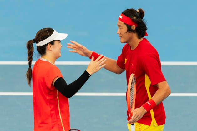 TENNIS UNITED CUP SYDNEY, China s Zhang Zhizhen (R) and Zhu Lin celebrate victory after defeating Belgium s Zizou Bergs and Elise Mertens in their mixed doubles match during day two of the 2026 United Cup at Ken Rosewall Arena in Sydney, Saturday, January 3, 2026. ( NO ARCHIVING, EDITORIAL USE ONLY SYDNEY NEW SOUTH WALES AUSTRALIA  Copyright: xMARKxEVANSx 20260103122063531356