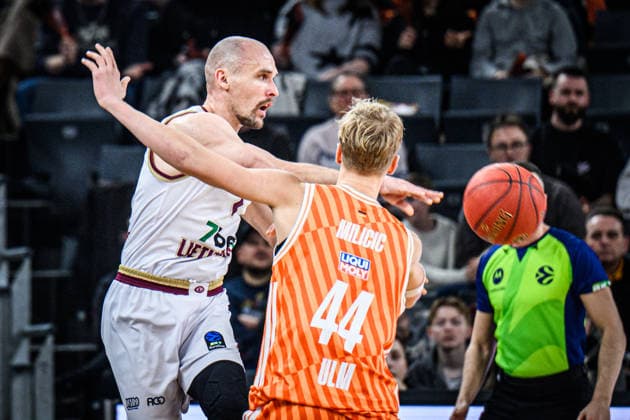 Dovis Bickauskis Lietkabelis Panevezys and Teo Milicic ratiopharm ulm in a duel during the EuroCup match between ratiopharm ulm vs Lietkabelis Panevezys at the ratiopharm Arena on January 02, 2026 in Neu Ulm, Germany, Germany Photo by Harry Langer DeFodi Images Dovis Bickauskis Lietkabelis Panevezys and Teo Milicic ratiopharm ulm battle for the ball during the EuroCup match between ratiopharm ulm vs Lietkabelis Panevezys at ratiopharm Arena on January 2, 2026 in Neu Ulm, Germany Photo by Harry Langer DeFodi Images Photo by Harry Langer DeFodi Images