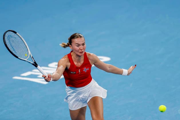 TENNIS UNITED CUP SYDNEY, Malene Helgo of Team Norway plays a forehand in her Group D singles match against Storm Hunter of Team Australia during day two of the 2026 United Cup at Ken Rosewall Arena in Sydney, Saturday, January 3, 2026. ( NO ARCHIVING, EDITORIAL USE ONLY SYDNEY NEW SOUTH WALES AUSTRALIA  Copyright: xMARKxEVANSx 20260103148847510035